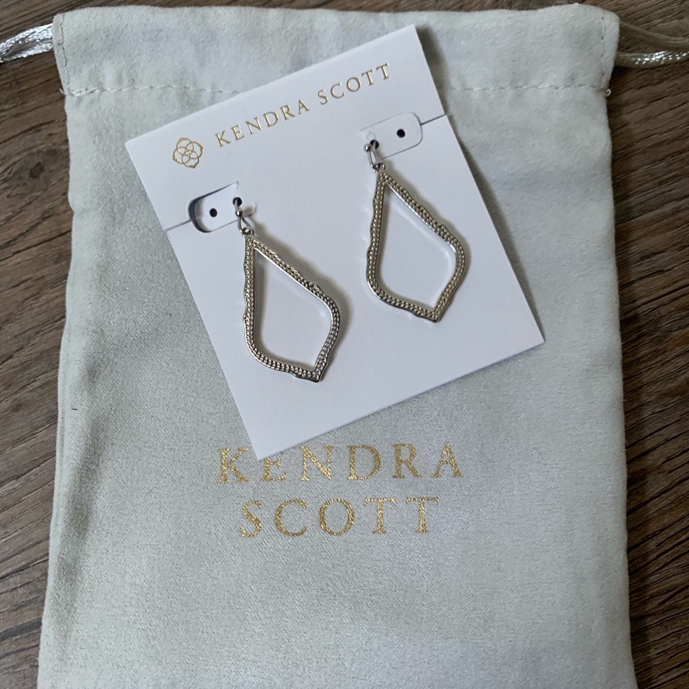 HOUR SALE🔥KENDRA SCOTT SOPHIAS😍